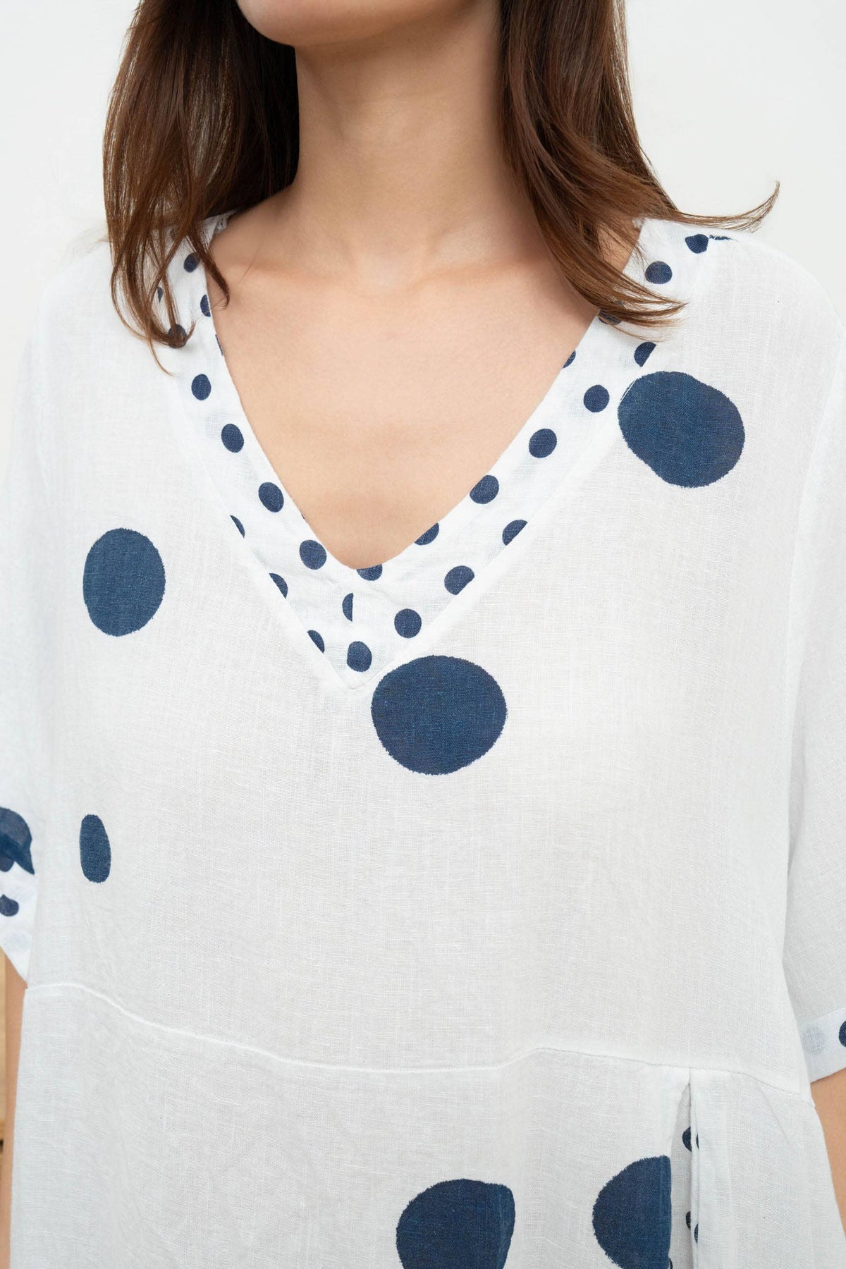 72271 Long Polka Dot Dress Linen with V-neck and Short Sleeves
