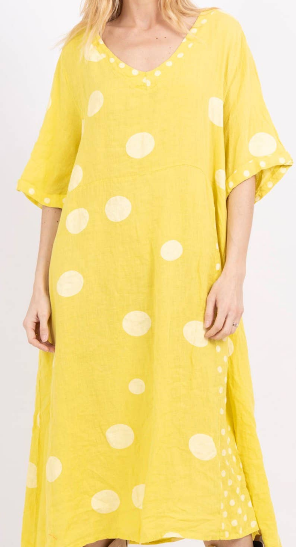 72271 Long Polka Dot Dress Linen with V-neck and Short Sleeves