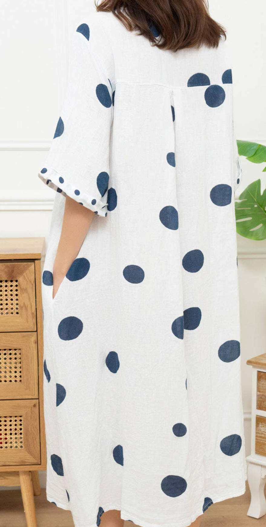 72271 Long Polka Dot Dress Linen with V-neck and Short Sleeves