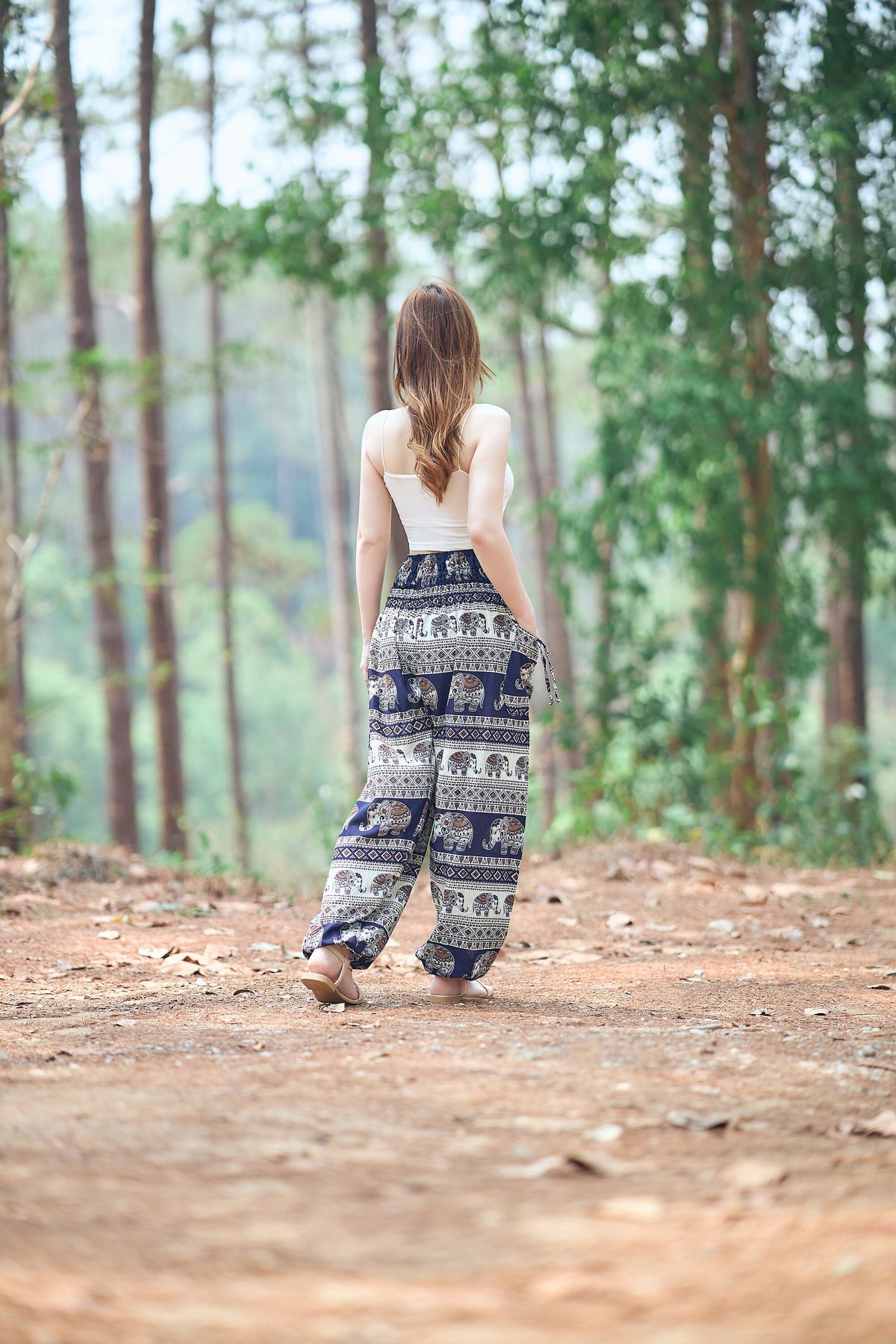 Rayon yoga trousers in dark blue elephant pattern for women