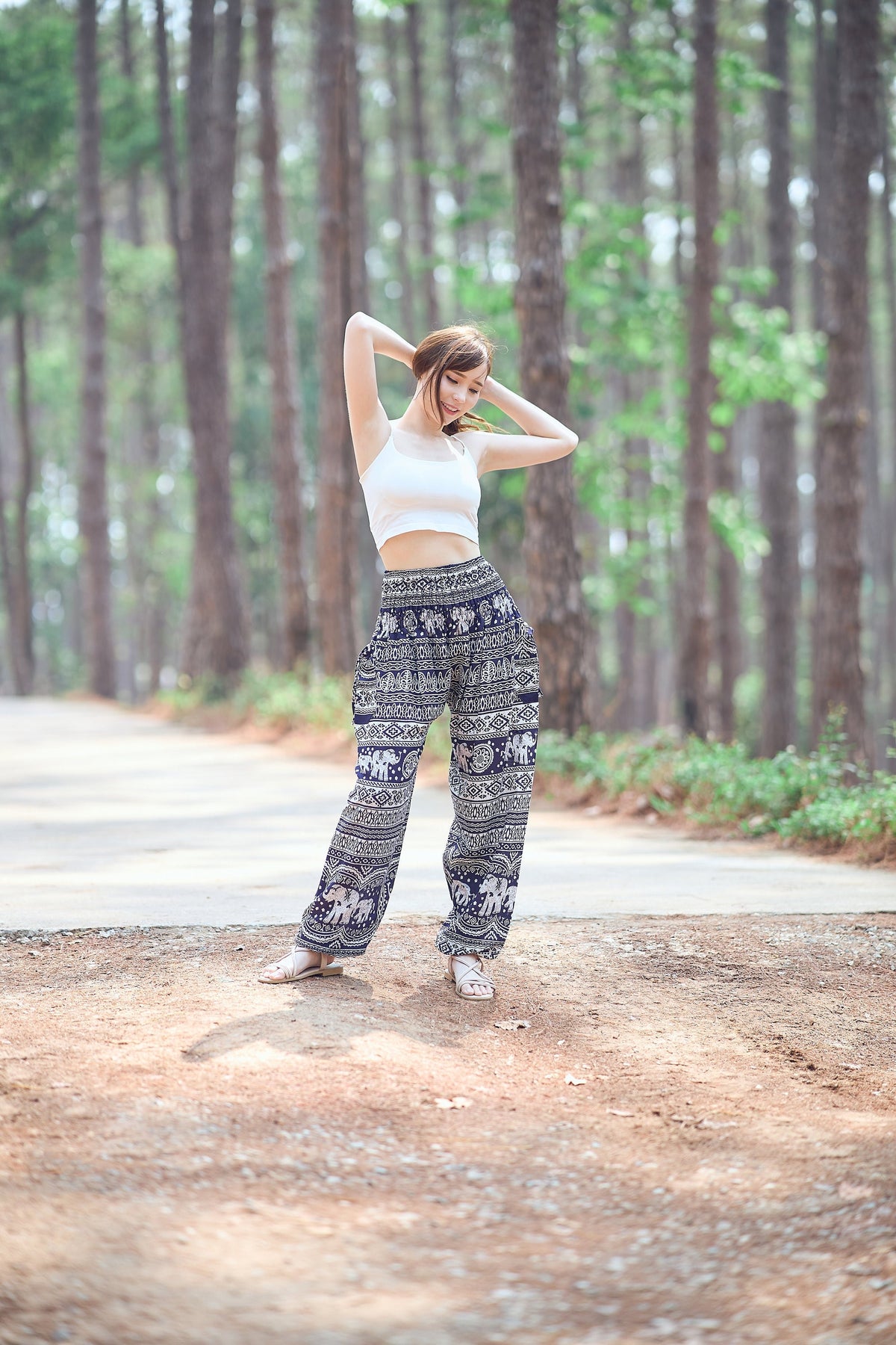Dark blue elephant harem pants with relaxed fit and pockets