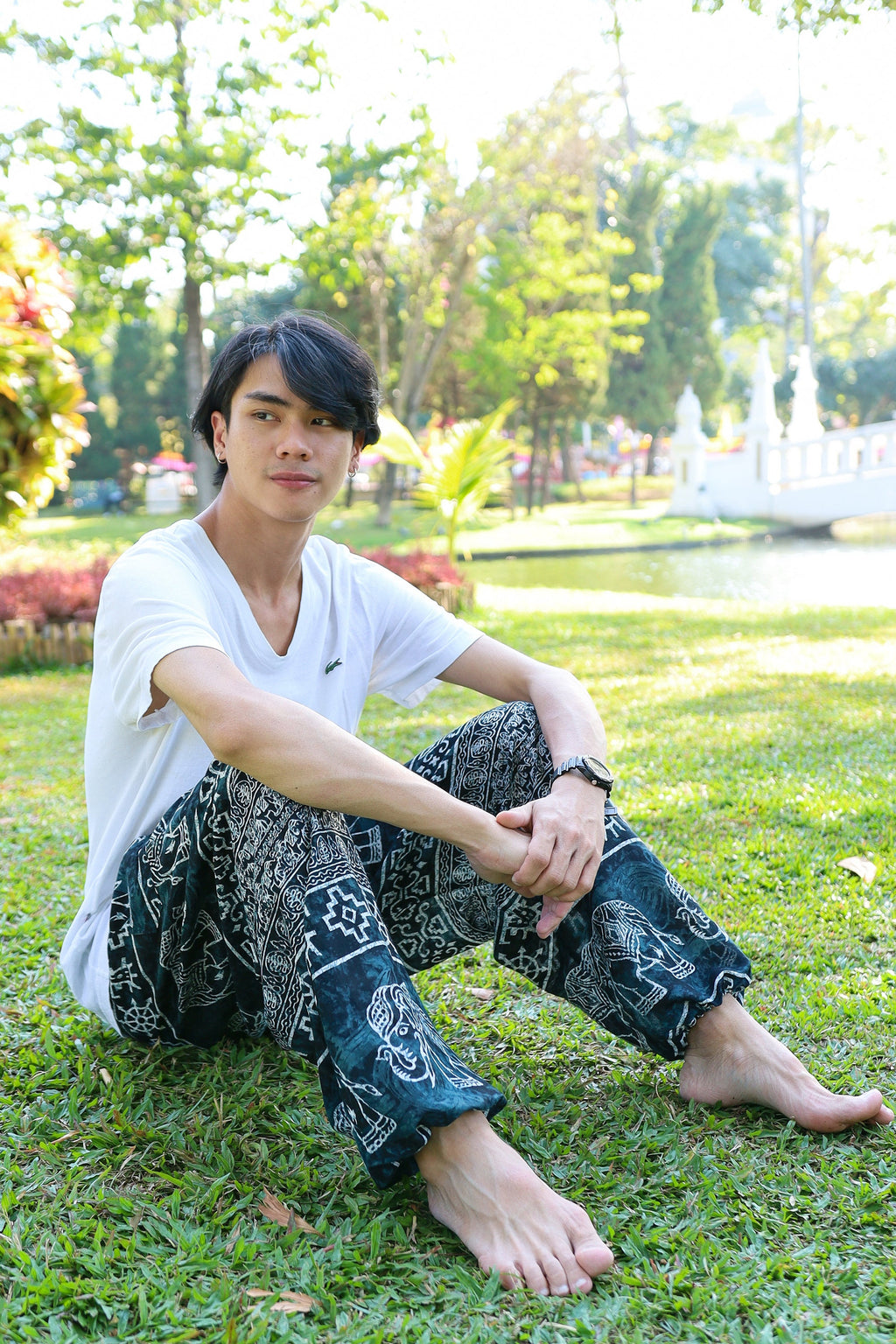 Flowy men's yoga pants with elephant print and elastic ankles