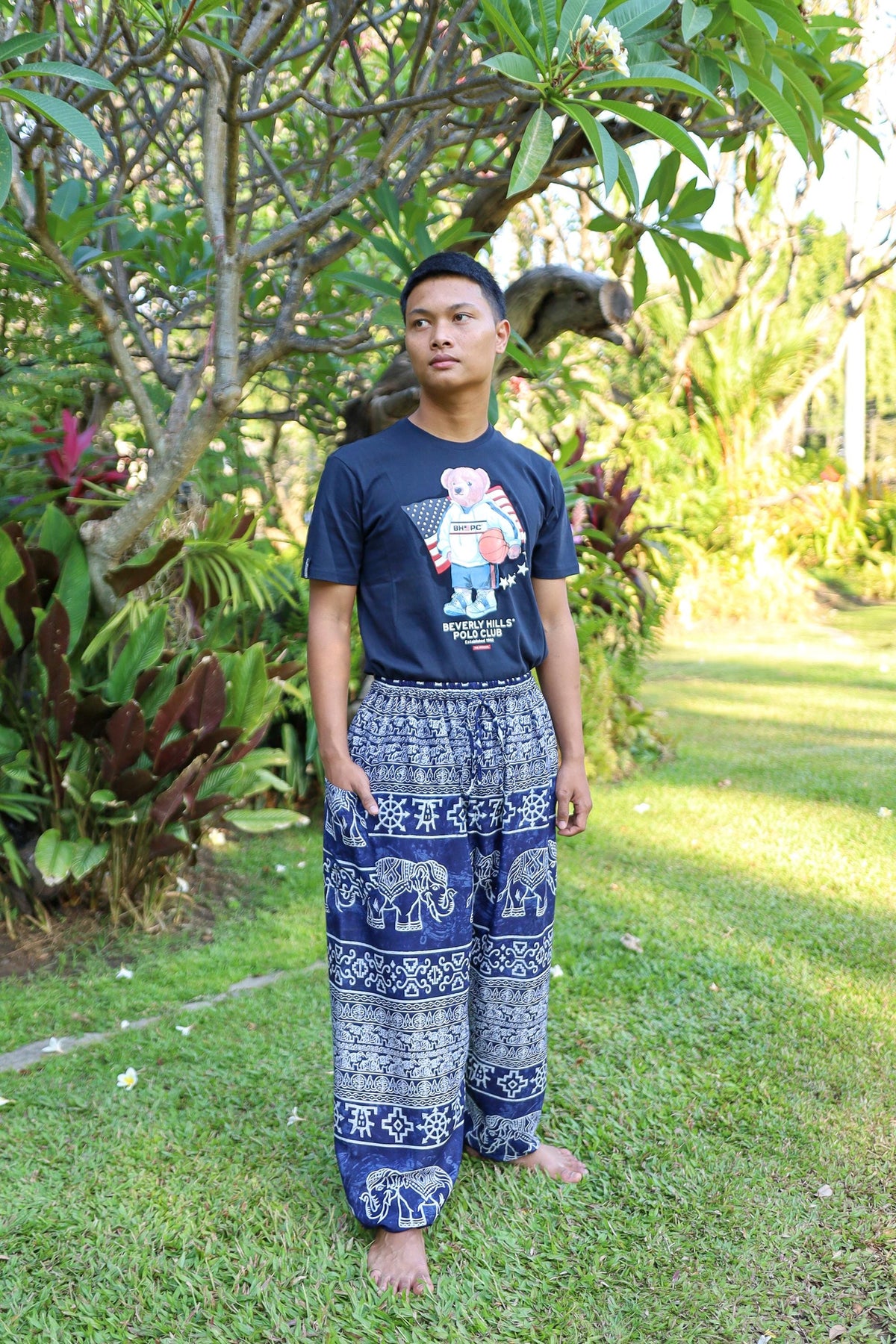 Soft rayon men's harem pants with pockets and elastic ankles