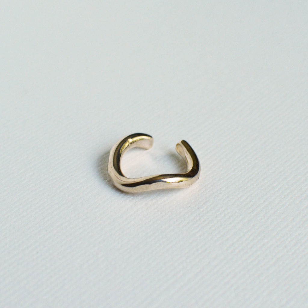 Single Heli ear cuff in sterling silver, approx. 16mm diameter