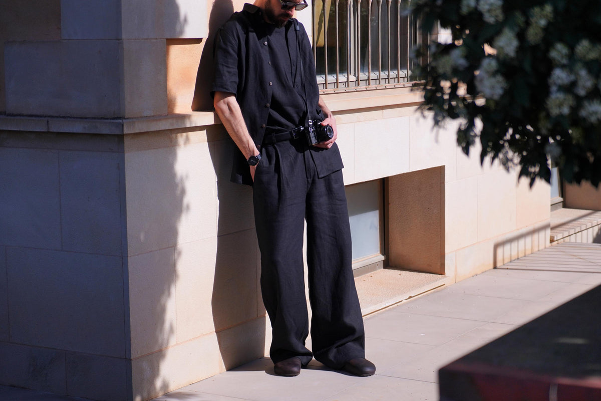 Men's loose fit linen pants with pleats, black color