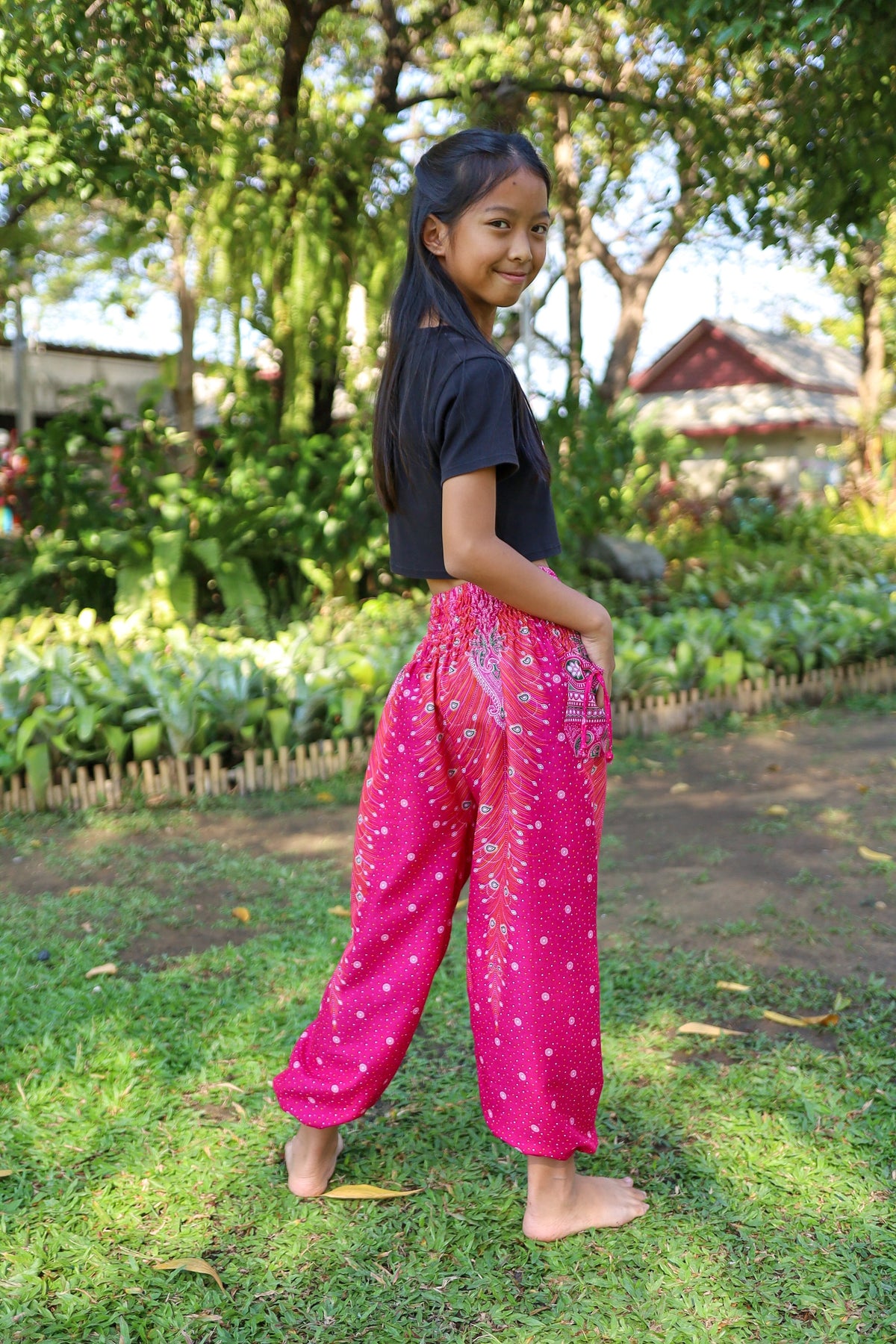 Unisex children harem yoga pants with two pockets and strings
