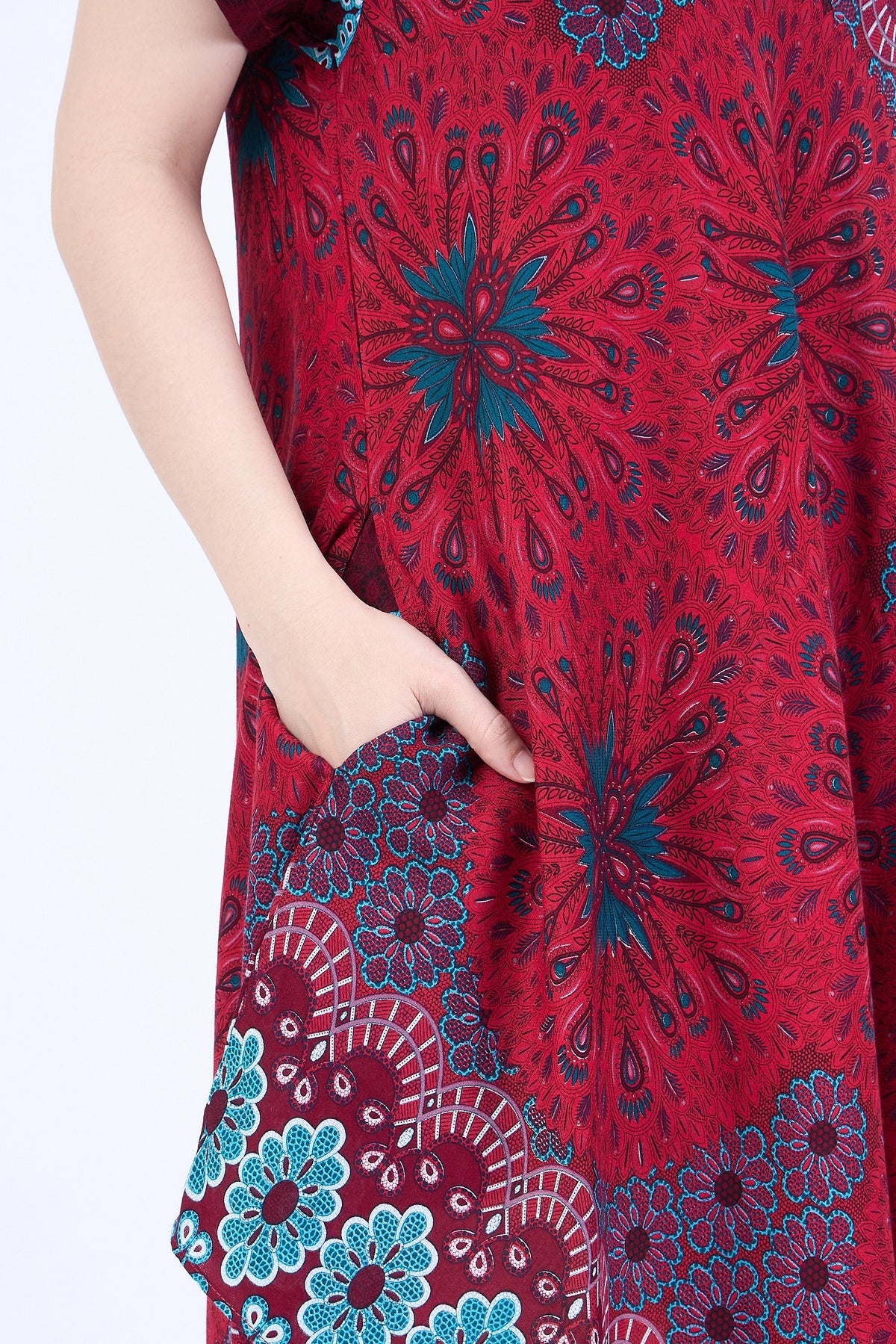 Short sleeve knee-length burgundy boho dress with side pockets